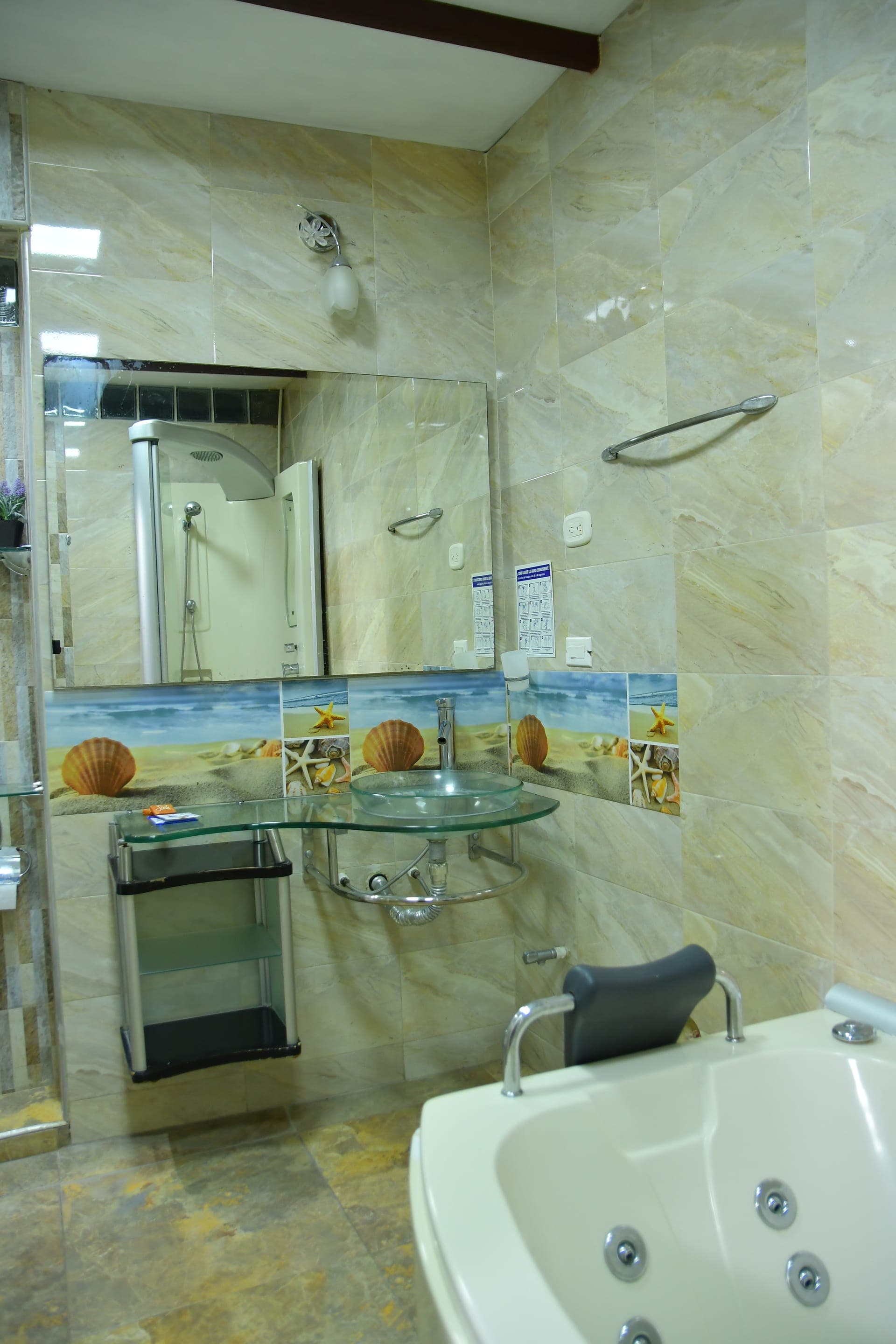 Suite 101 · Catleyas — Suite Deluxe con bañera — 5