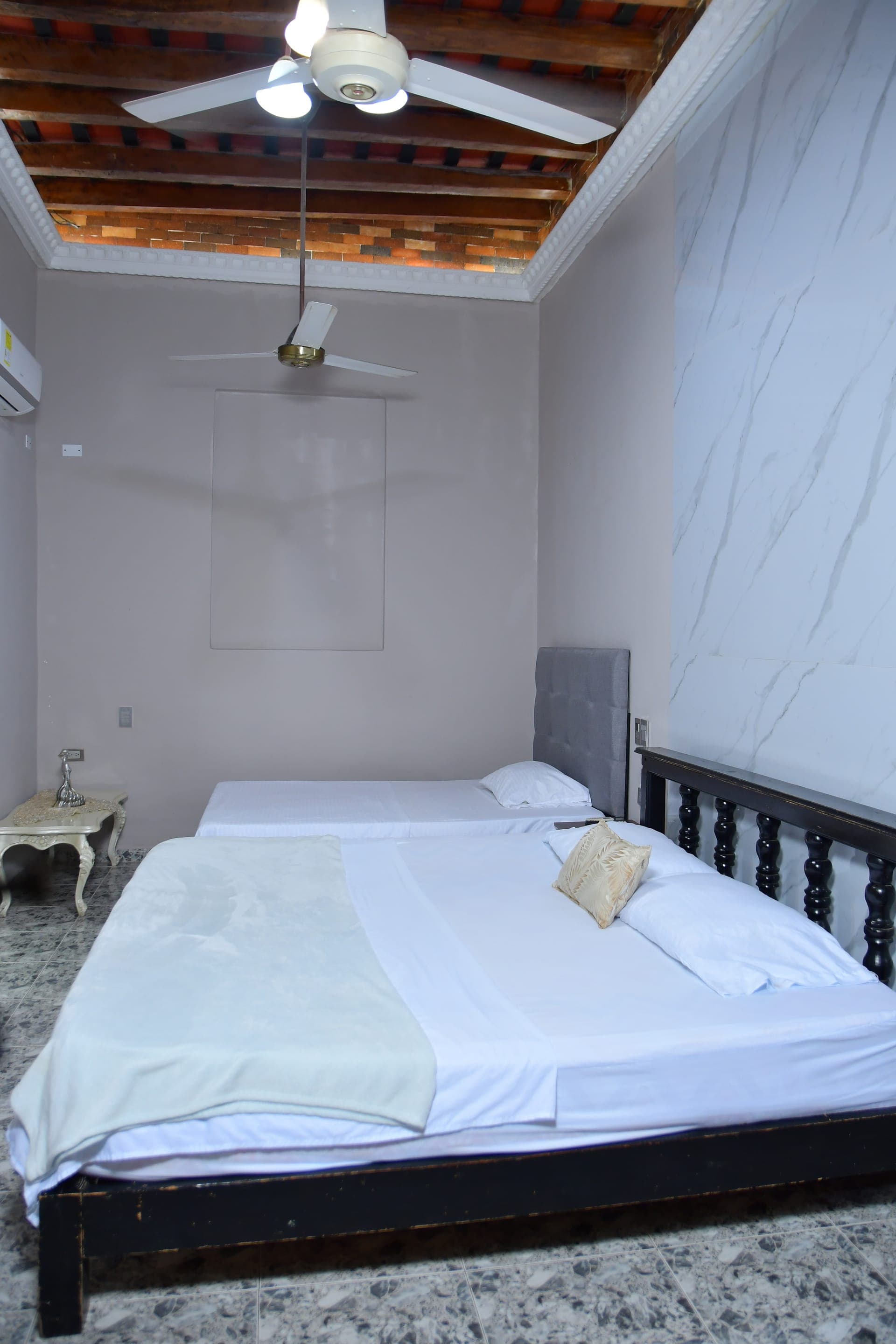 Suite Junior 102 · Rosas — Semisuite · Triple Deluxe — 4