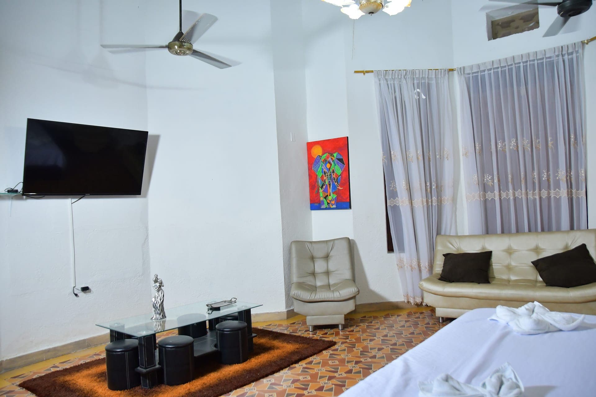 Suite 103 · Orquídeas — Suite Deluxe con bañera de hidromasaje — 2