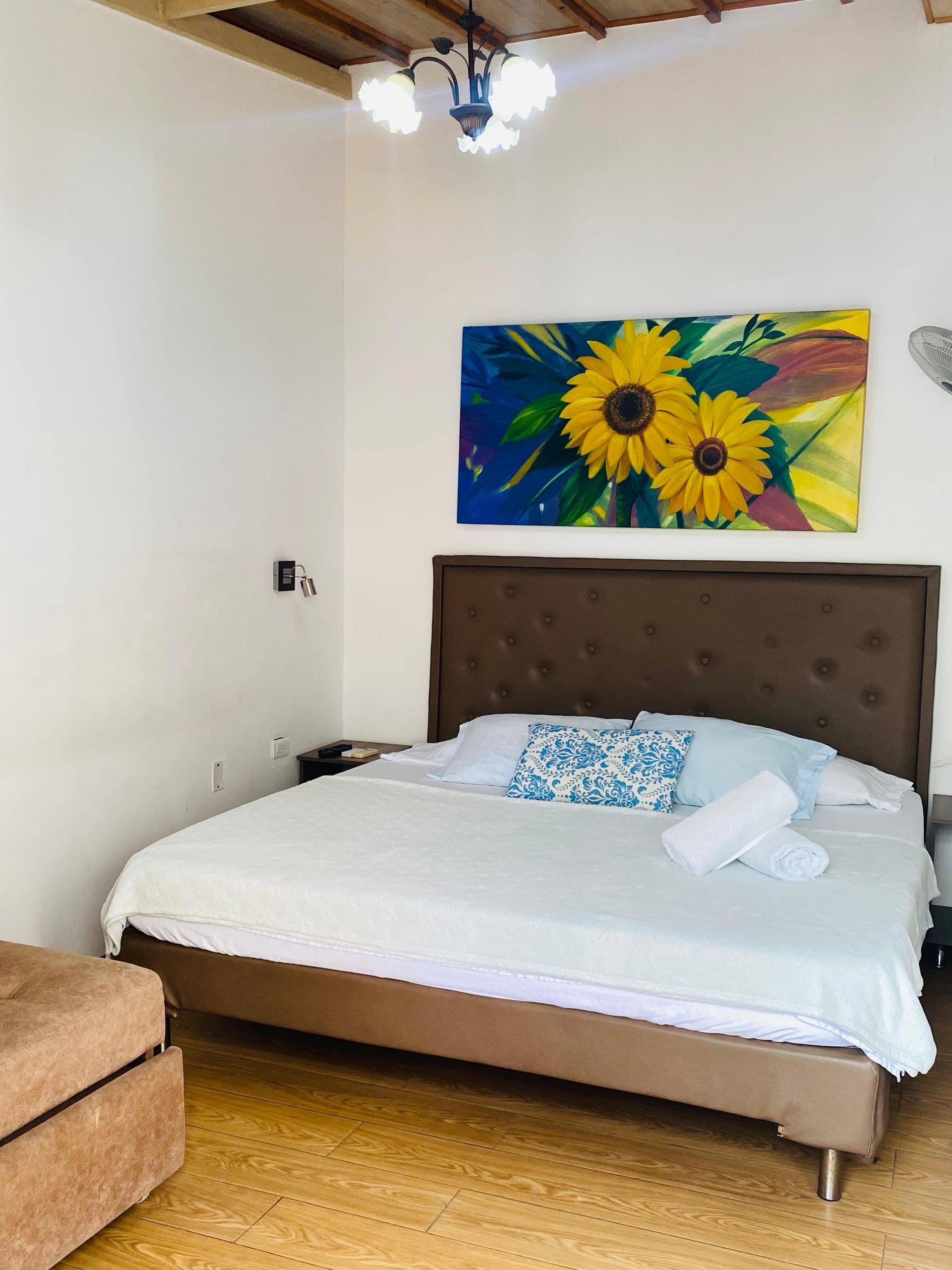 Suite Junior 302 · Girasoles — Semisuite con vista al jardín — 2